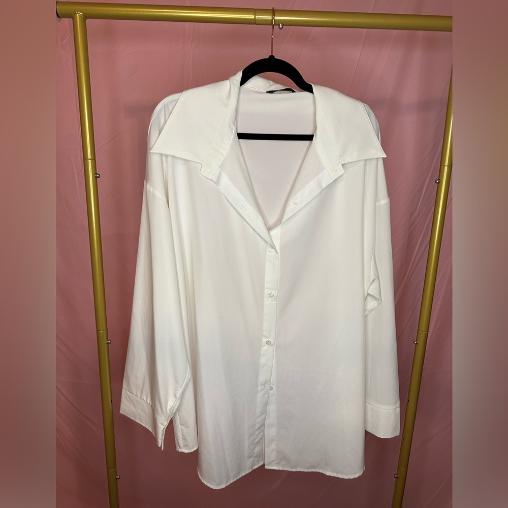 Oversized collar white button up